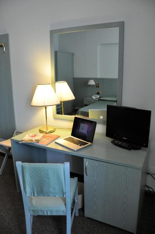 בינאסקו Albergo Della Corona מראה חיצוני תמונה
