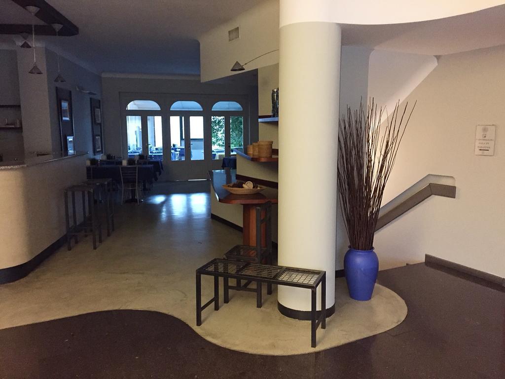 בינאסקו Albergo Della Corona מראה חיצוני תמונה