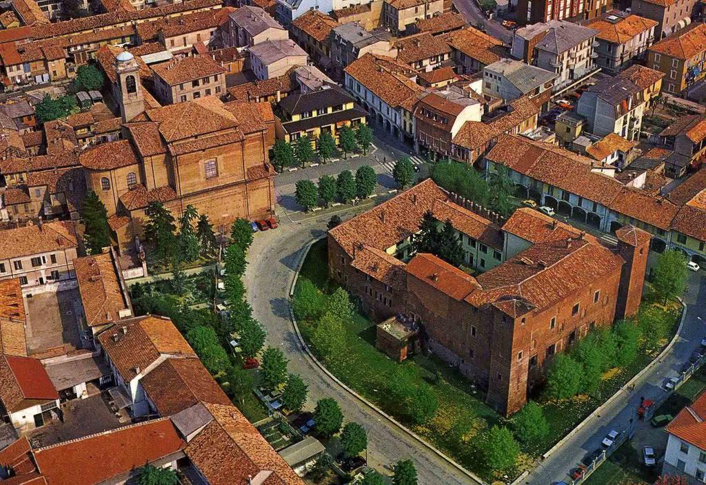 בינאסקו Albergo Della Corona מראה חיצוני תמונה