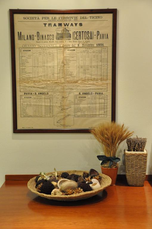 בינאסקו Albergo Della Corona מראה חיצוני תמונה