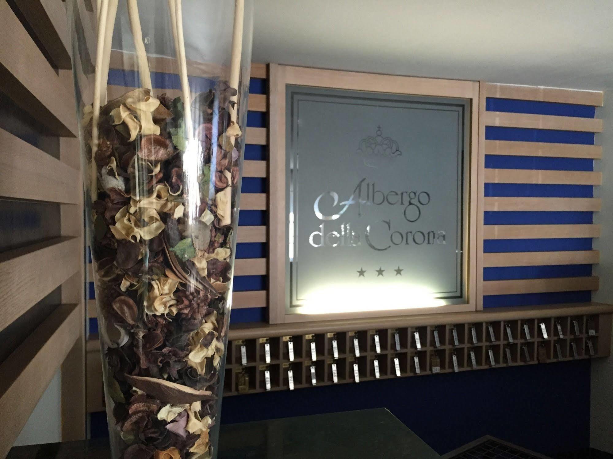 בינאסקו Albergo Della Corona מראה חיצוני תמונה