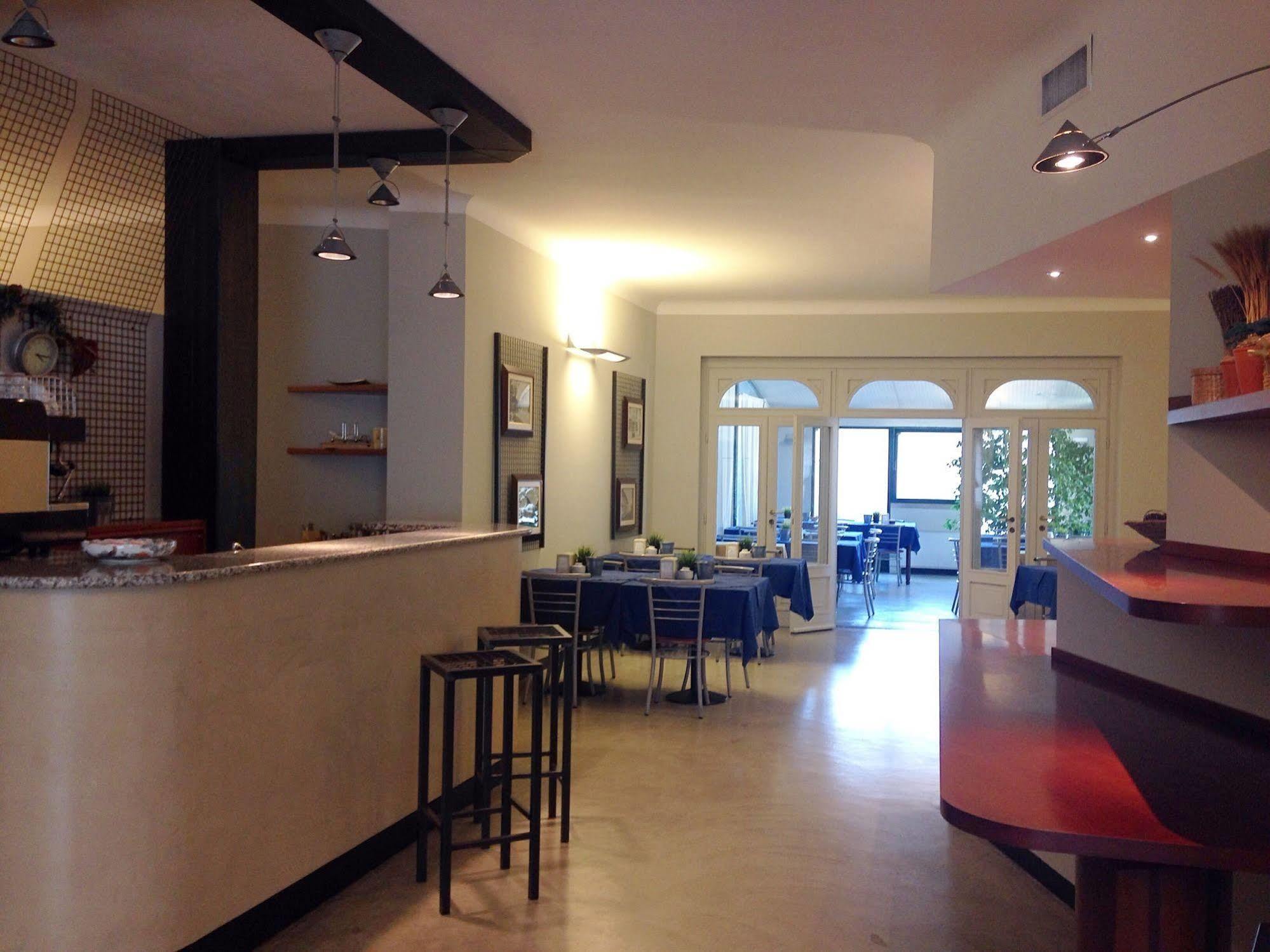 בינאסקו Albergo Della Corona מראה חיצוני תמונה