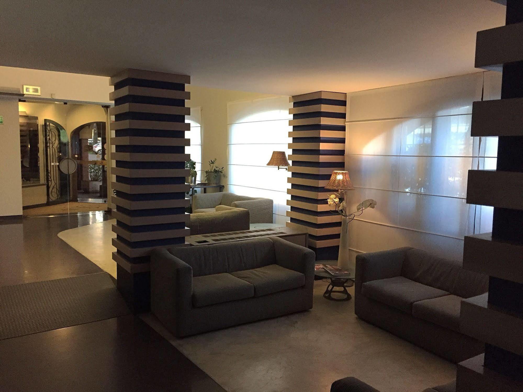בינאסקו Albergo Della Corona מראה חיצוני תמונה