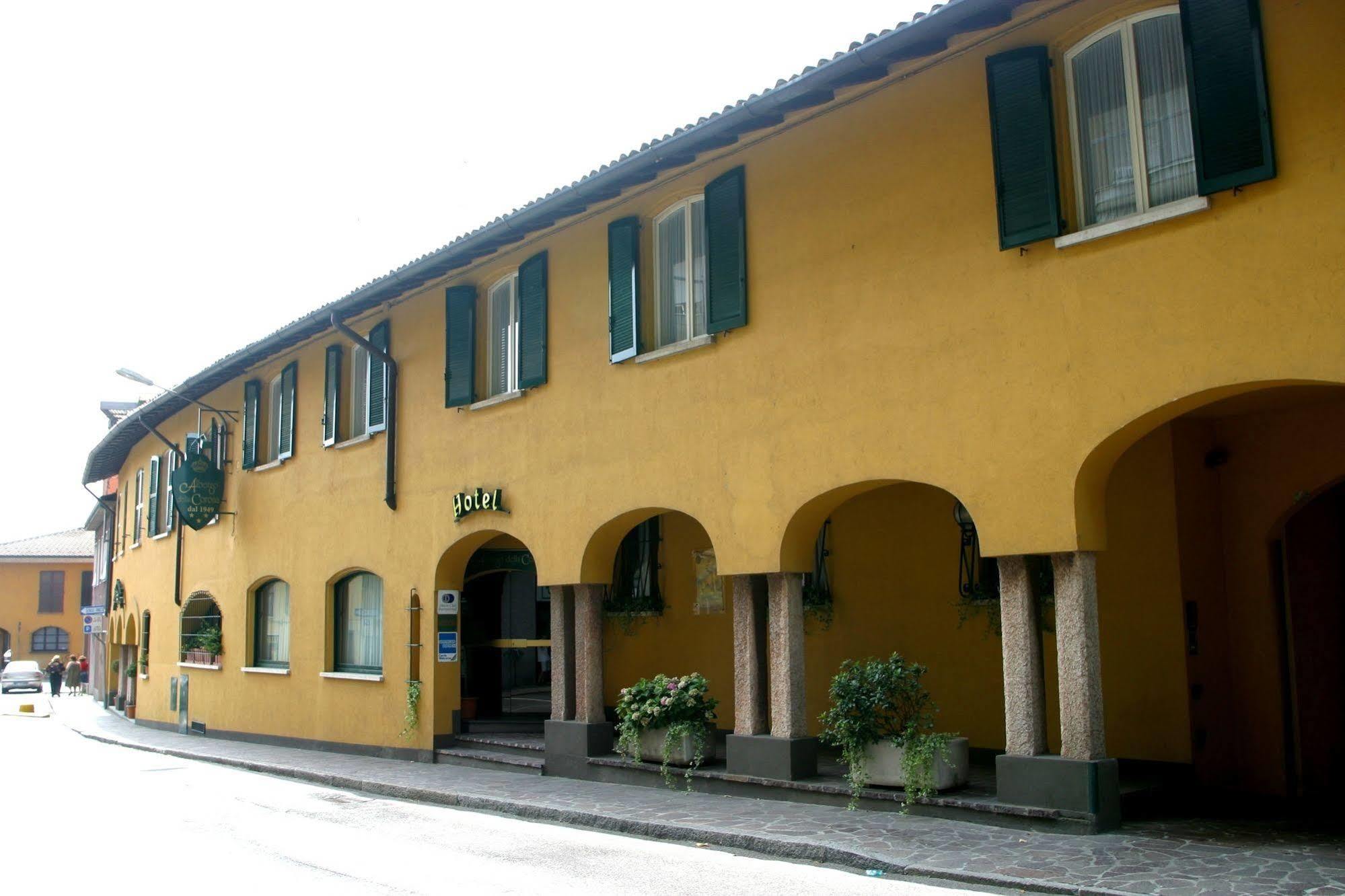 בינאסקו Albergo Della Corona מראה חיצוני תמונה